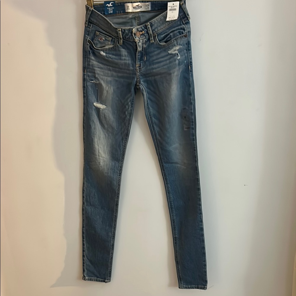 Hollister Women's Blue Distressed Jeans